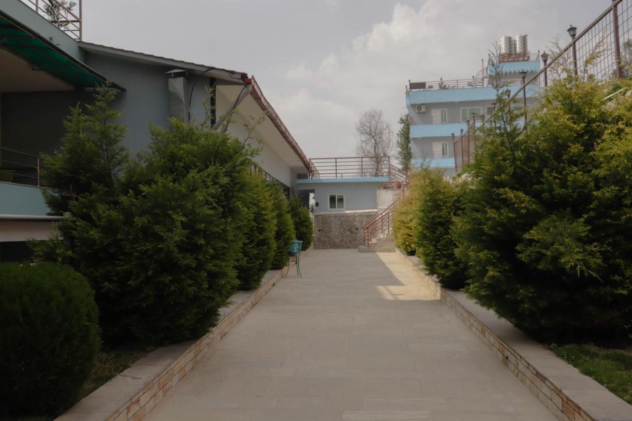 Bojinee Nagarkot Resort Eksteriør bilde