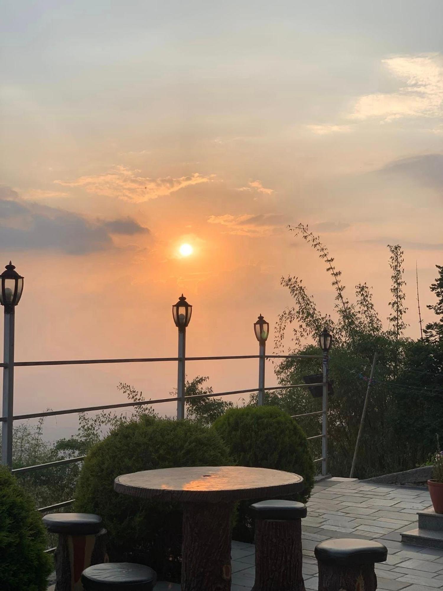 Bojinee Nagarkot Resort Eksteriør bilde