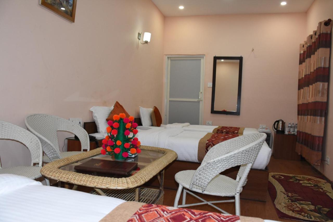 Bojinee Nagarkot Resort Eksteriør bilde